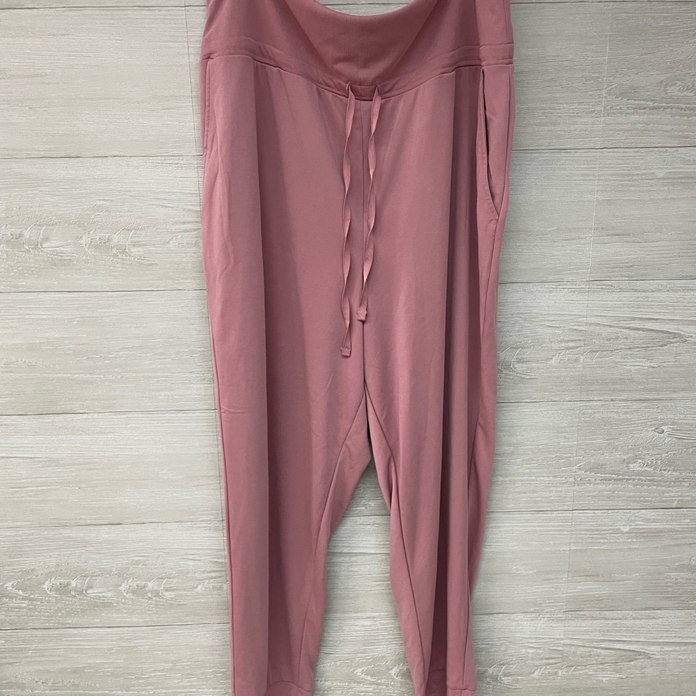 * | Fabletics | lightweight joggers. Size 1X.
